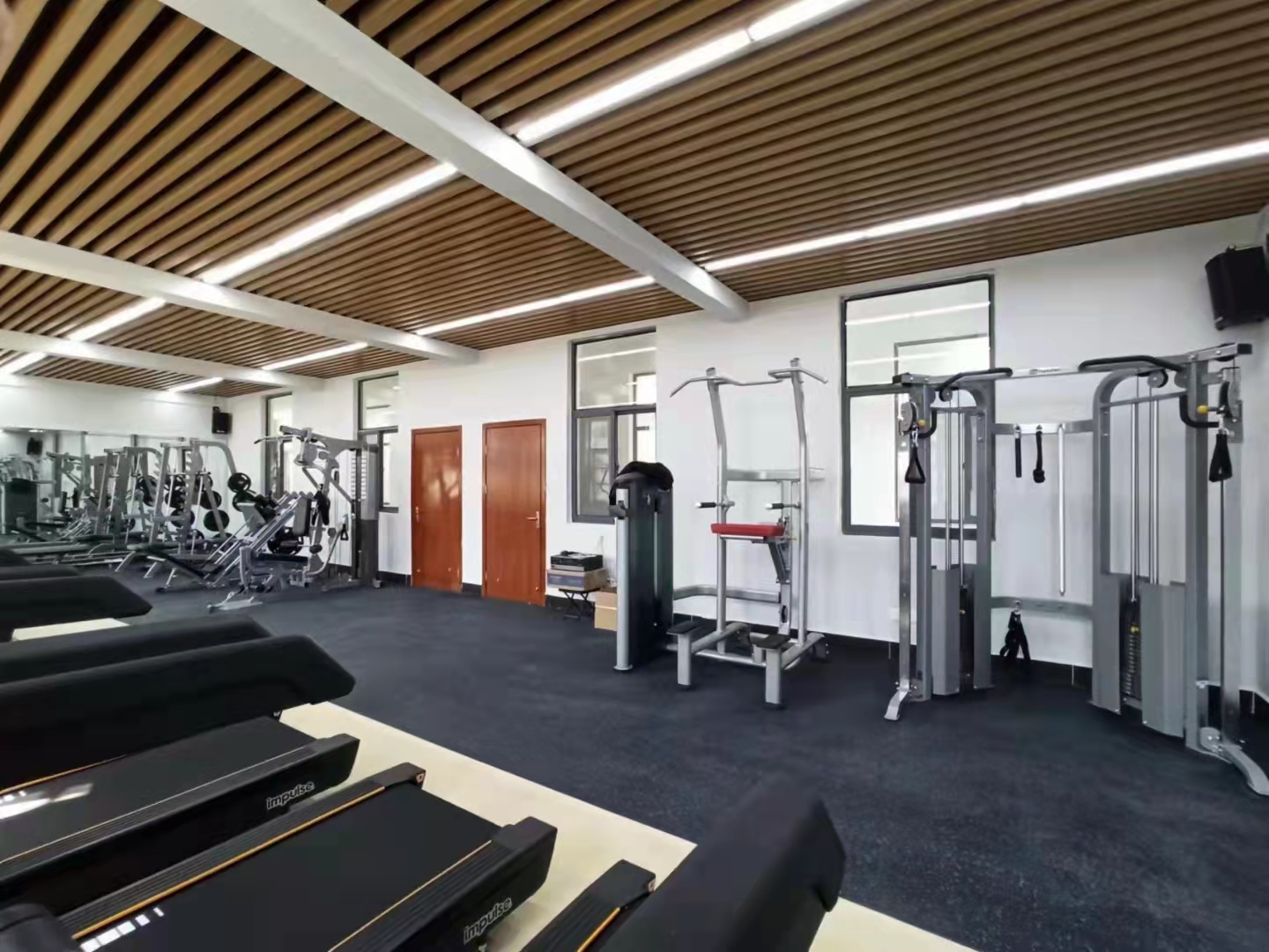 某部隊(duì)健身房